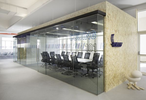 辦公室裝修需要尋找什么樣的裝修團(tuán)隊？